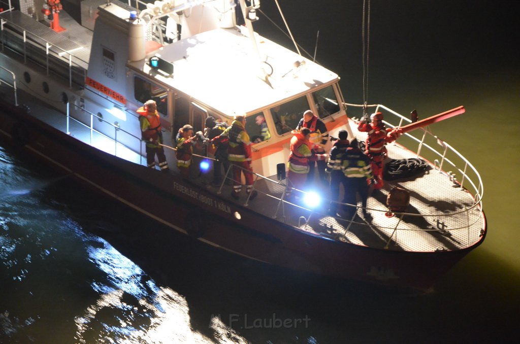 Einsatz BF Hoehenretter Koelner Seilbahn Hoehe Zoobruecke P2465.JPG